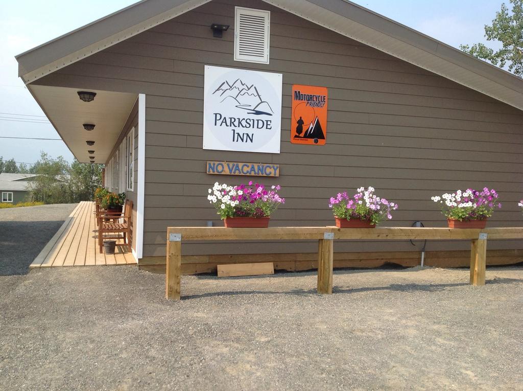 Parkside Inn Haines Junction Exterior photo